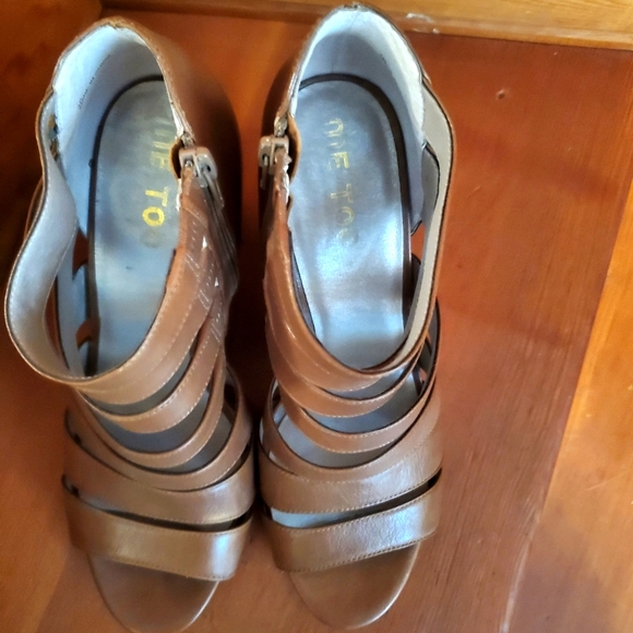 Neutral leather scrappy heals - Picture 4 of 4